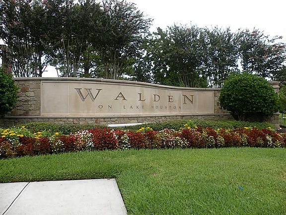 Walden On Lake Houston Entrance