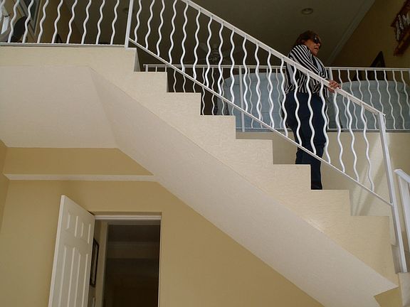 STAIRS 2 LEVEL 