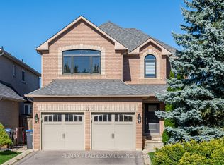 5 Melrose Gdns, Brampton, ON L7A1J7