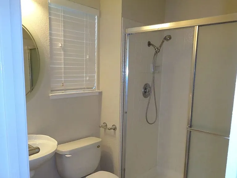 1266 Hartford Cir — Photo 6
