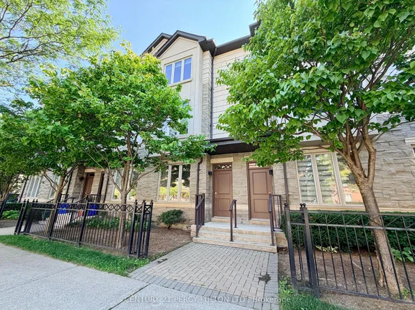 225 S Park Rd #Townhouse 6, Markham, ON L3T 0B6