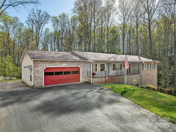 525 Maren Ct, Hendersonville, NC 28739