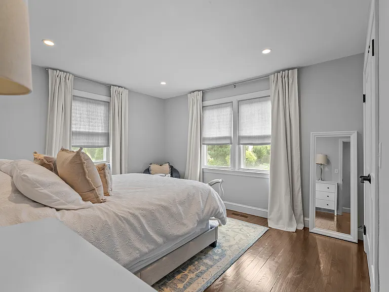 18 Sylvan Ter — Photo 18
