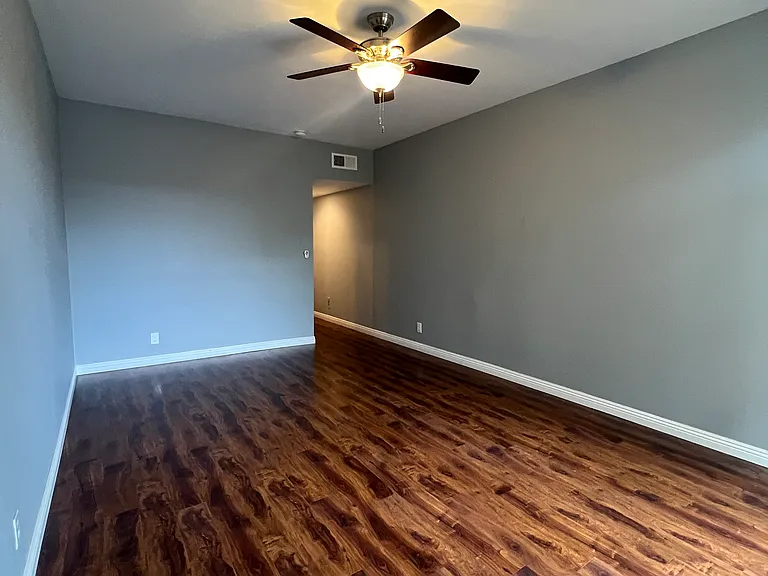 1663 Veteran Ave #105 — Photo 12