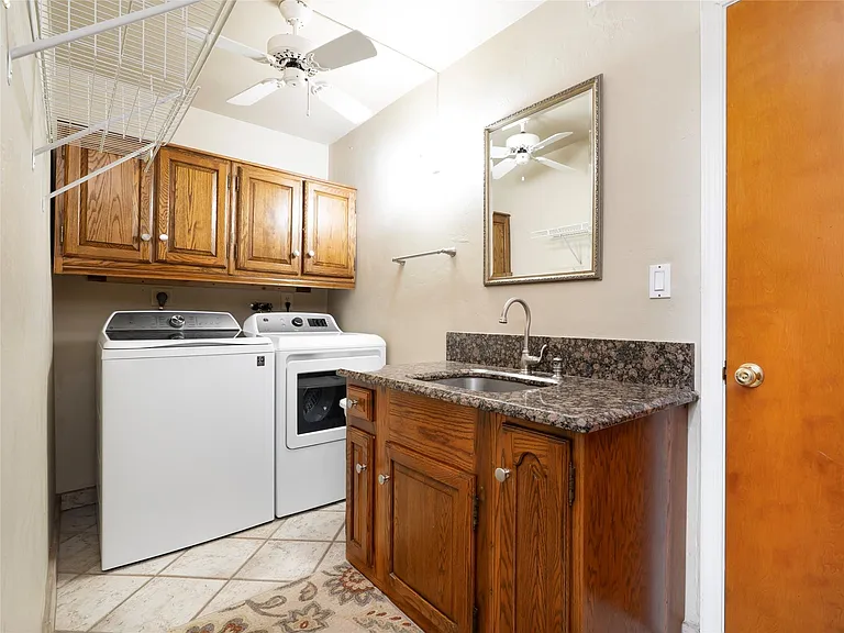 6556 NW 87th Ave — Photo 30