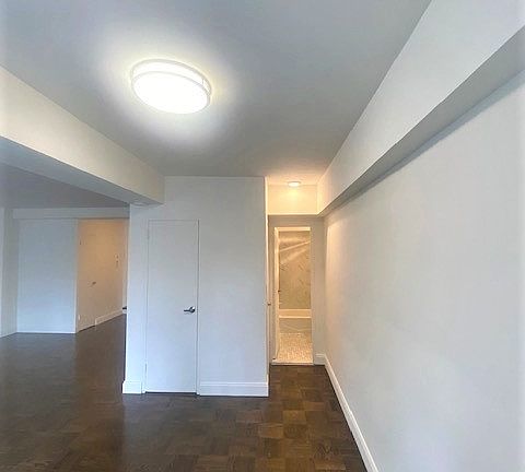 5th image of 333 E 46th St APT 15G