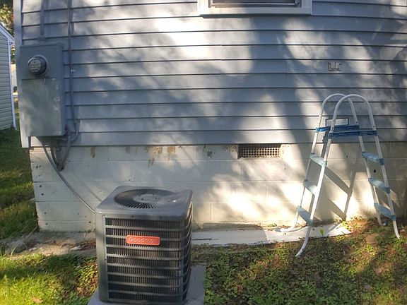 2nd image of 1109 Logan St
