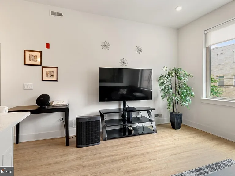 630 Federal St #201 — Photo 11