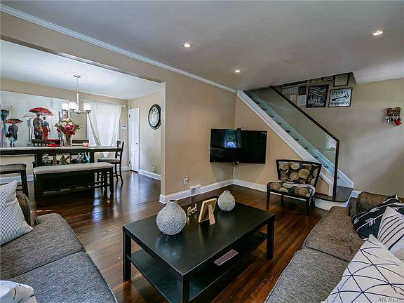 4th image of 316 Nassau Blvd