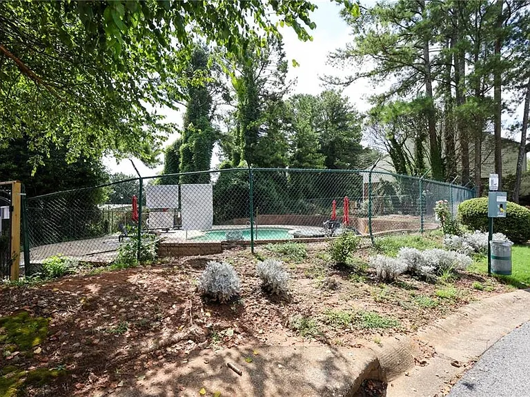 5461 Park Pl S — Photo 44