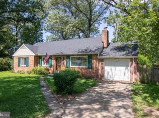 7104 Village Dr, Annandale, VA 22003