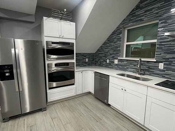 2nd image of 2517 Isabella St