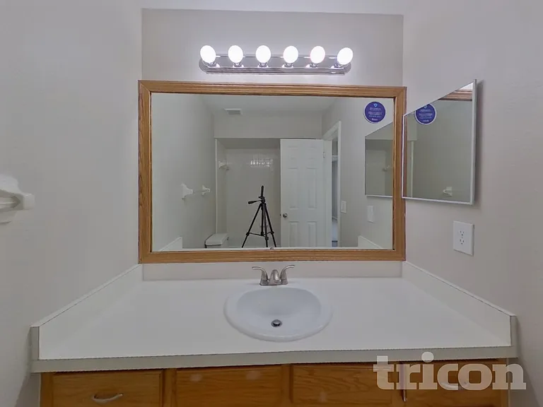 3257 Brewster Dr — Photo 13