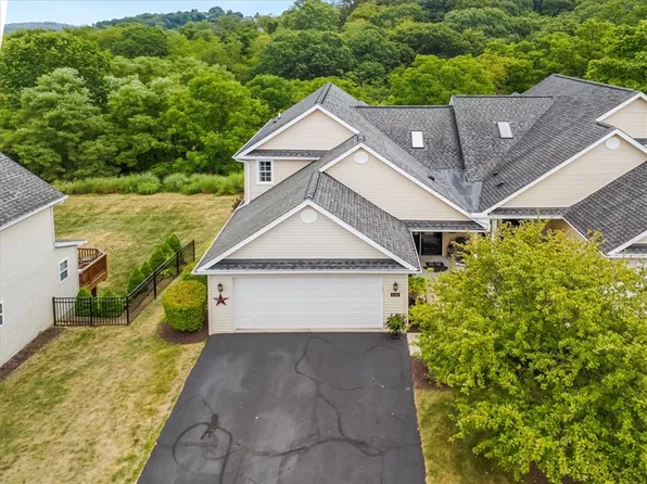 130 Westminster Dr, Pittsburgh, PA 15229