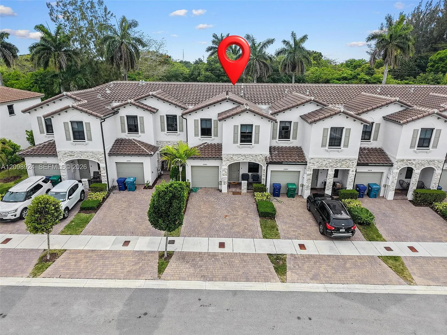Silver Palm Residential H — Photo 1