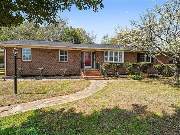 100 Kenwood Ln, Lexington, NC 27295