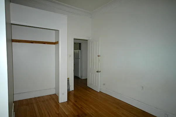 Rented by Realty Advisors Group | media 2