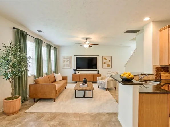 327 Bloomhill Pl, Magnolia, TX 77354