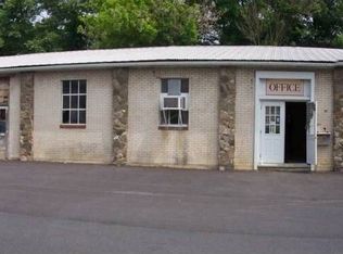 651 E Main St, Lititz, PA 17543