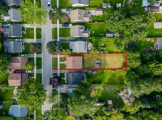 107 8th St, Collingwood, ON L9Y 2C6