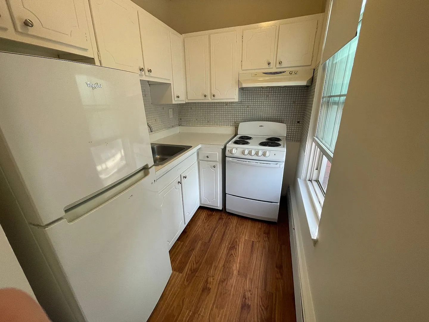 * Longwood * Clean & Basic 1-Bedroom On Mbta Gl-E — Photo 2