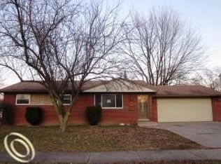 9857 Lincoln St, Taylor, MI 48180