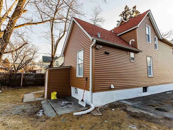 5th image of 13 Philippa Ave
