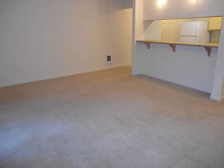 Oak Tree Apartments — Photo 26