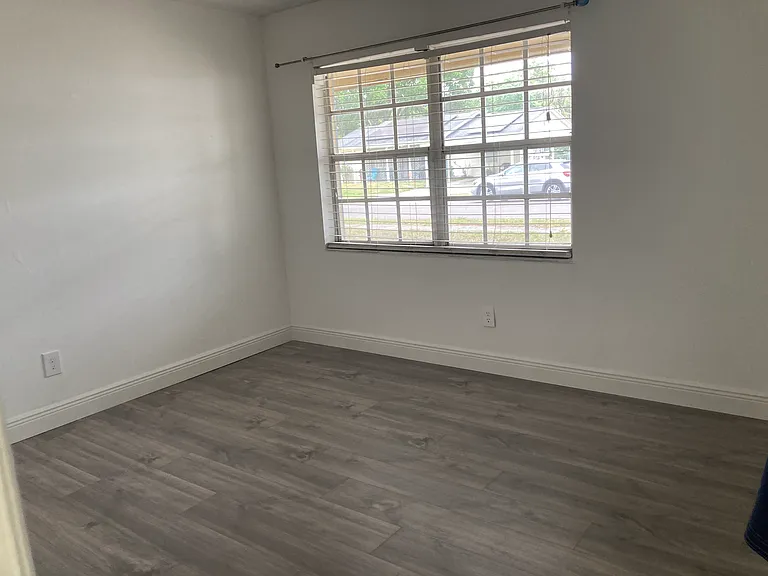913 Maydell Ct — Photo 18