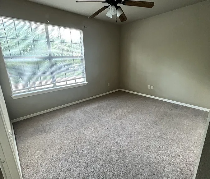 1716 N Chestnut Ave — Photo 9