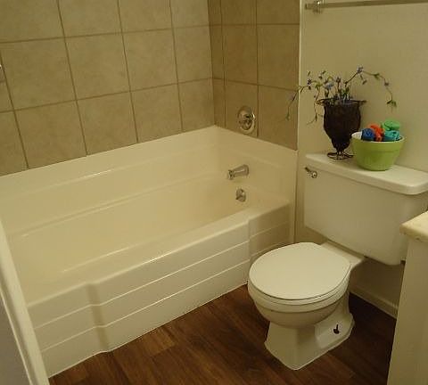 4th image of 1050 N Horne APT 14