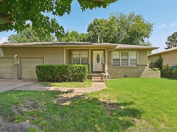 2nd image of 1609 E 55th Pl