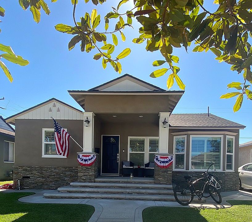Front Entry/Covered Porch