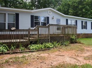 1098 Heaven Dr, Walnut Cove, NC 27052