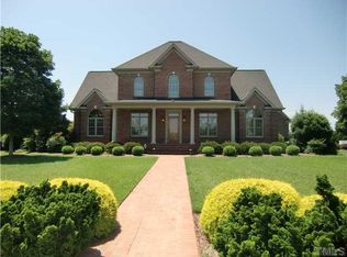 300 Canterbury Dr, Dunn, NC 28334