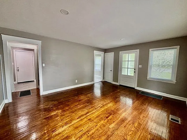 1 bed, 1.0 bath, 627 sqft, $1,550 — Photo 3