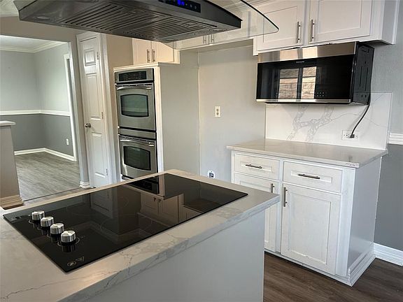 5th image of 15710 Creekhaven Dr