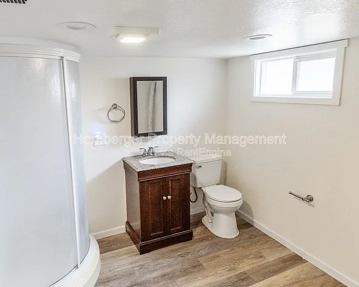 908 E Longfellow Ave — Photo 18
