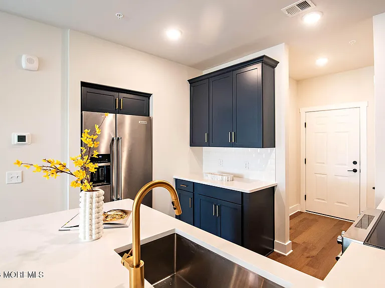 1403 Kingsley St #209 — Photo 14