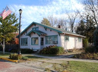 1027 G St, Geneva, NE 68361