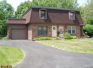 2461 Dordogne Dr, Maryland Heights, MO 63043