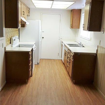 4th image of 708 Carpenter Dr