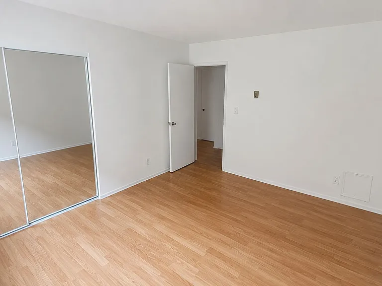 1528 Euclid St #2 — Photo 7