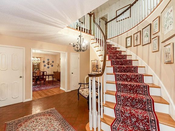 4th image of 8873 Rosewood Dr