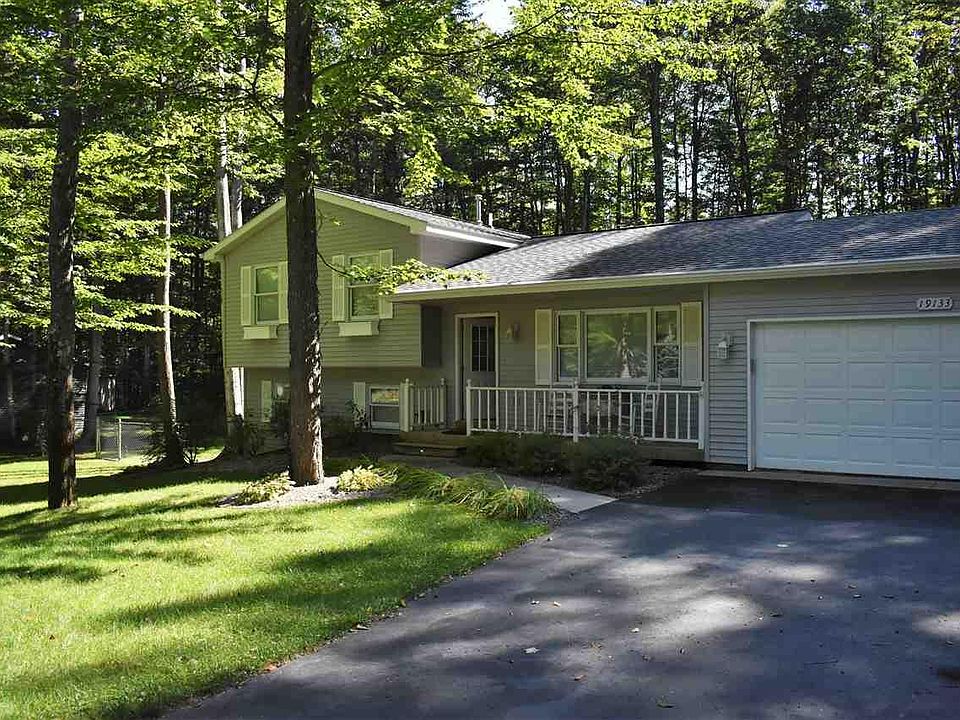 1st image of 19133 Beechridge Dr