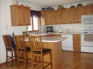 4935 Angel View Dr, Dubuque, IA 52002