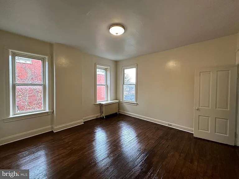 414 S Potomac St — Photo 34