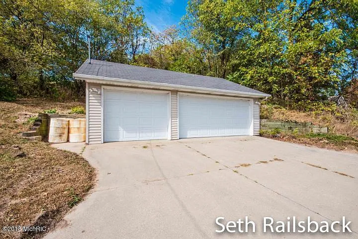 11705 Maywood Dr NE photo 1