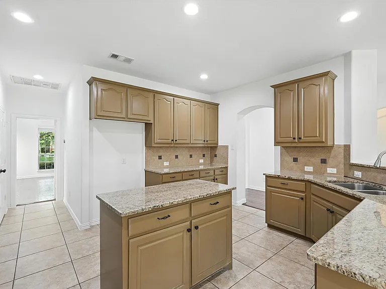 10421 Sexton Dr — Photo 11