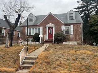 235 Dogwood Rd, Valley Stream, NY 11580